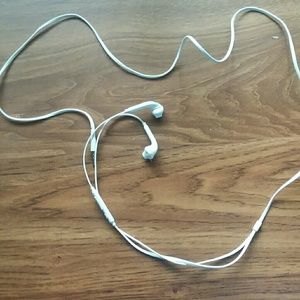 Earbuds